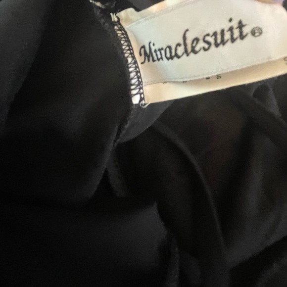 MIRACLESUIT ONE PIECE BLACK BATHING SUIT SIZE 10 - Picture 6 of 8